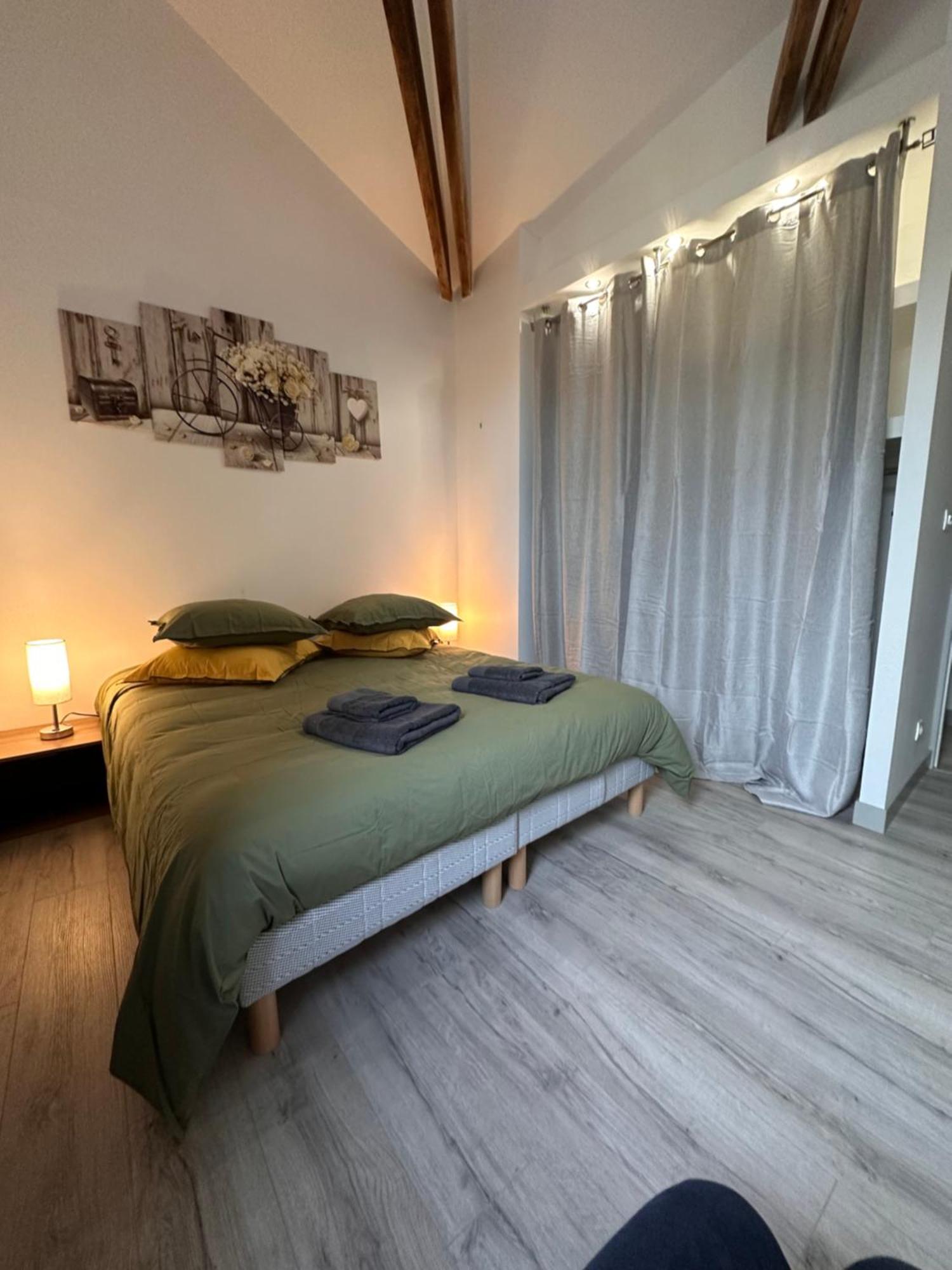 Les Toits D'albatre Apartment *